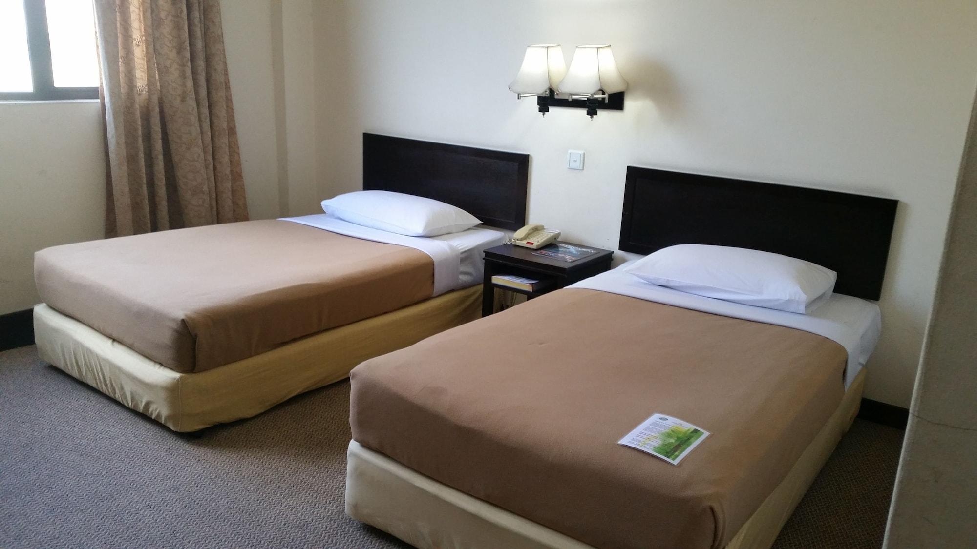 Carlton Hotel Shah Alam Buitenkant foto