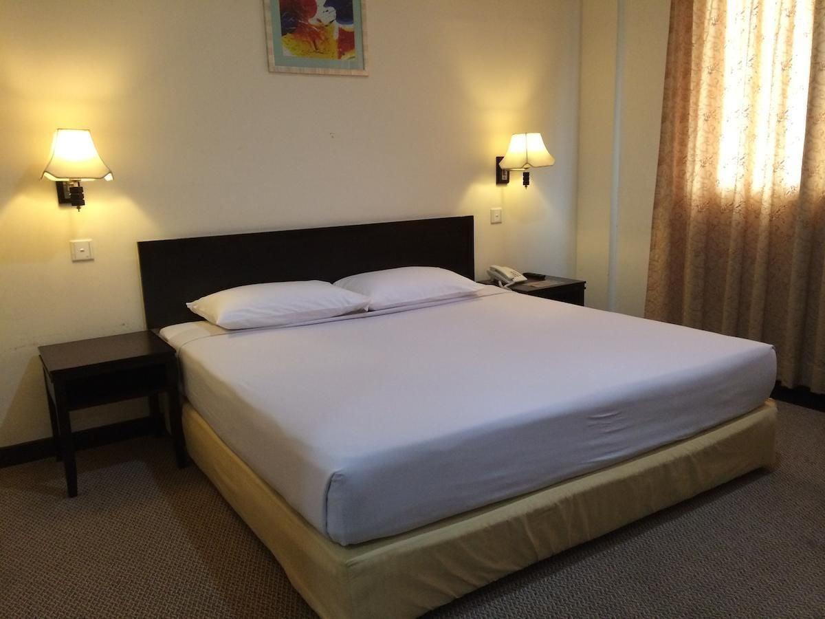 Carlton Hotel Shah Alam Buitenkant foto
