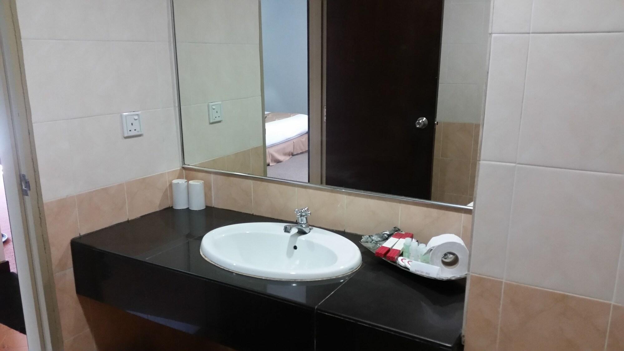 Carlton Hotel Shah Alam Buitenkant foto