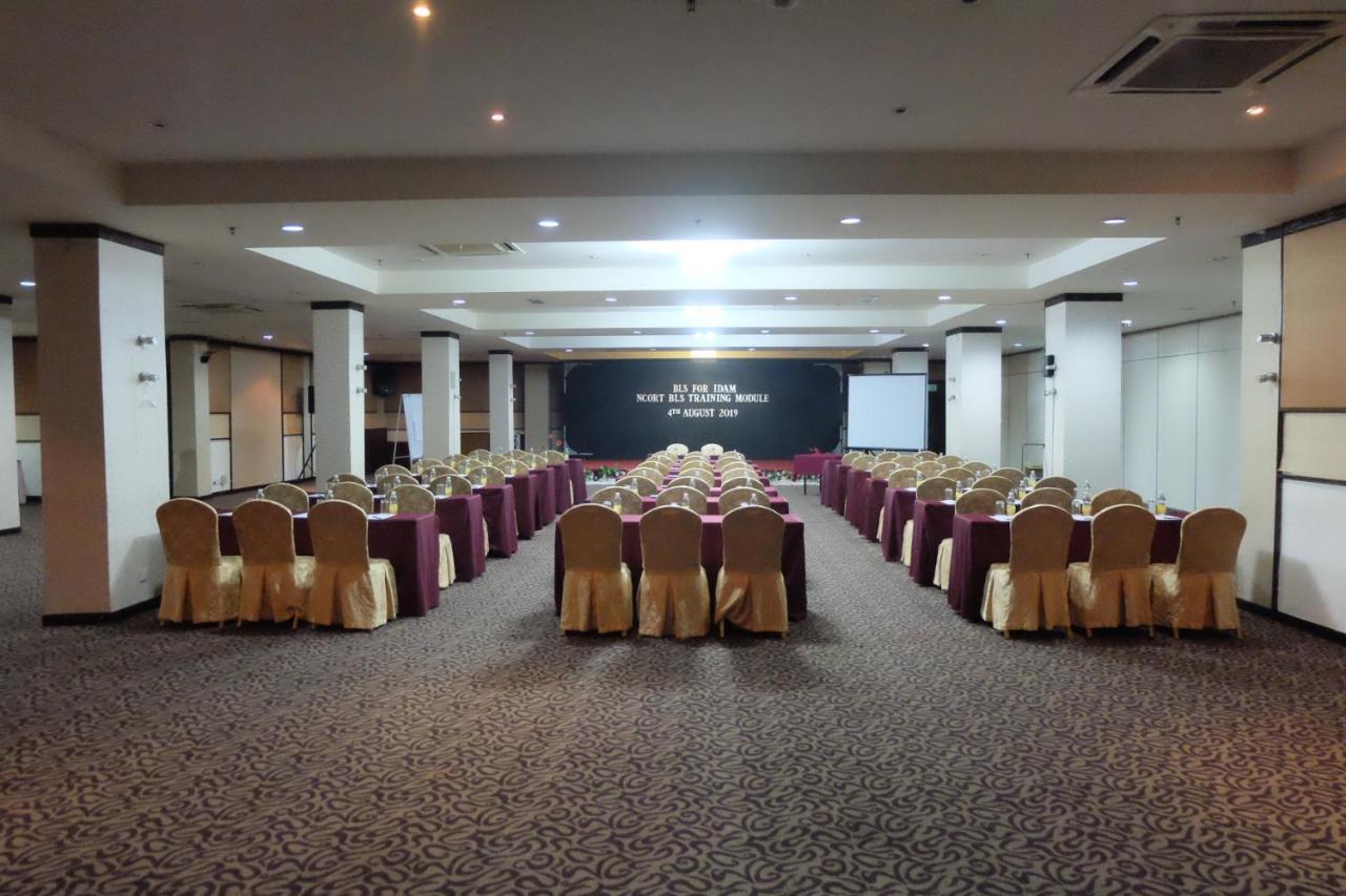 Carlton Hotel Shah Alam Buitenkant foto
