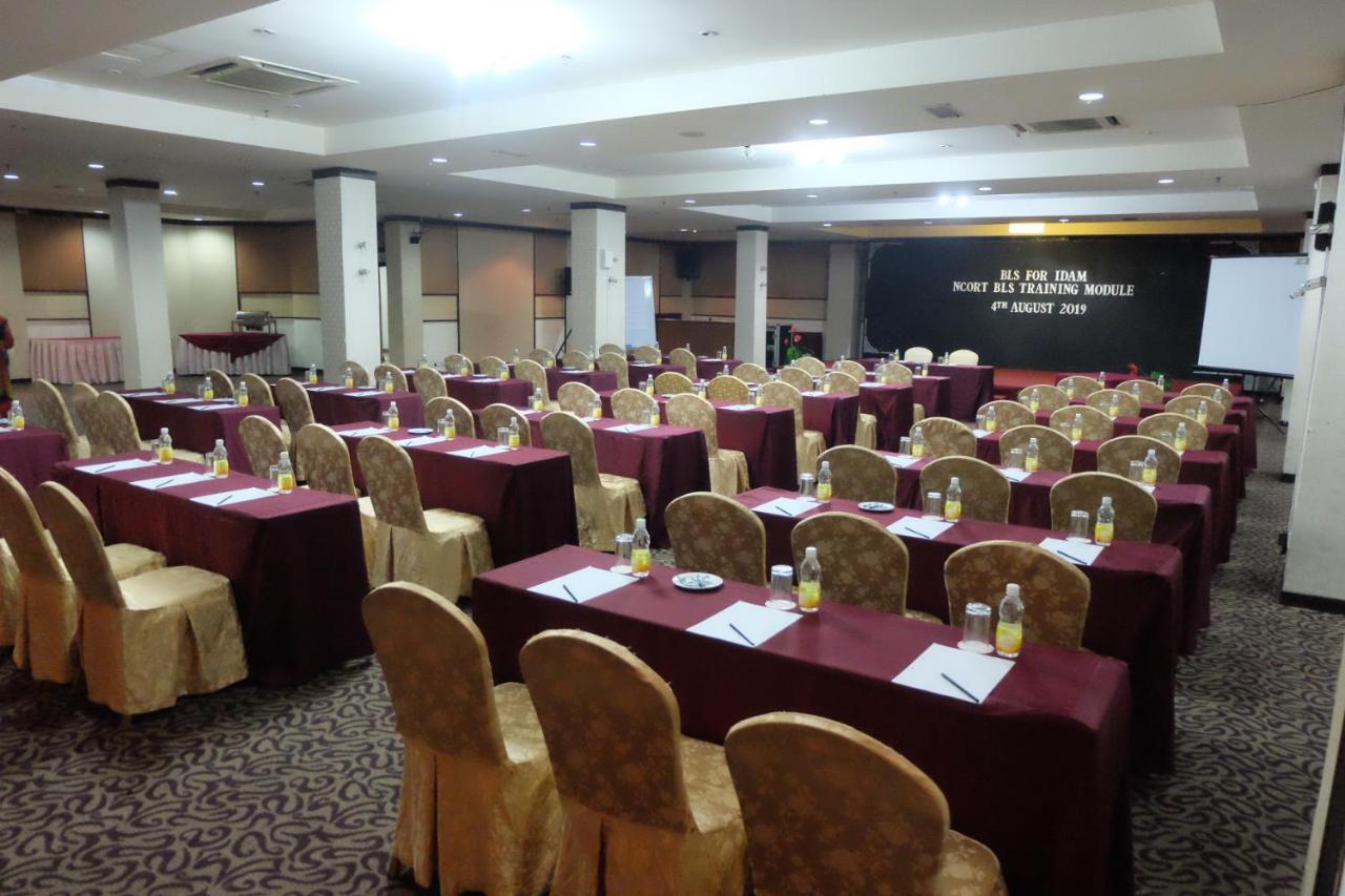 Carlton Hotel Shah Alam Buitenkant foto