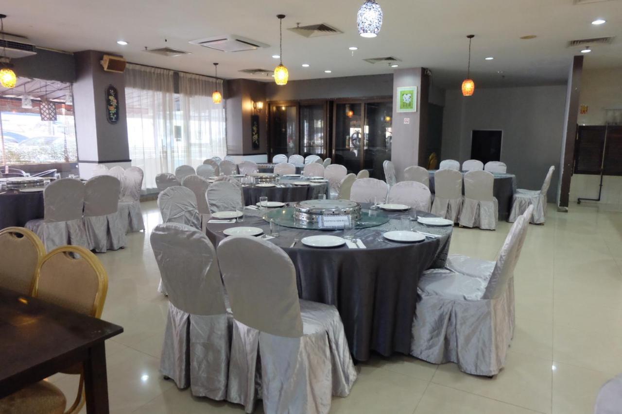 Carlton Hotel Shah Alam Buitenkant foto