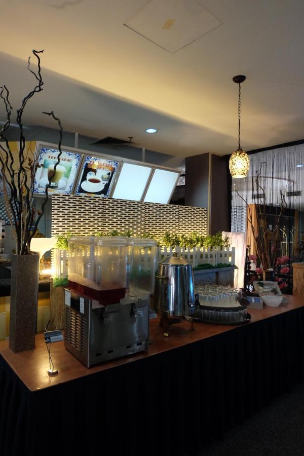 Carlton Hotel Shah Alam Buitenkant foto